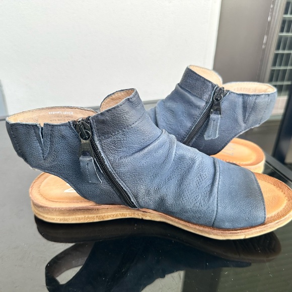 Miz Mooz Blue Leather Sandals - Picture 4 of 7